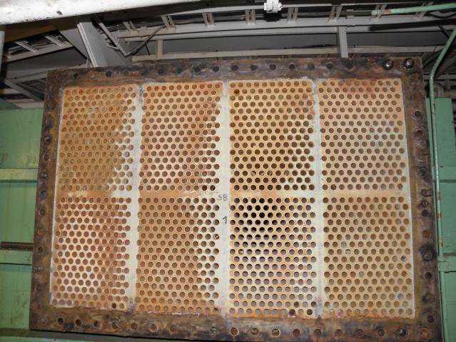 Overzicht van pijpplaat SB1 van de evaporator met duizenden pijpuiteinden